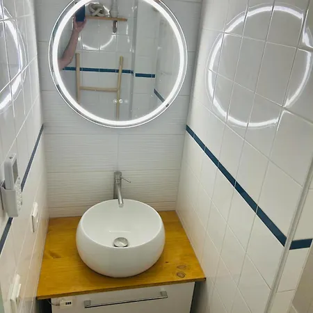 Marina Renovee Et Climatisee, Wifi, Vue Sur Etang *